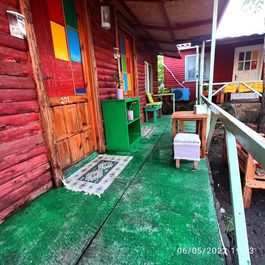 Side Tuana Garden Home Exterior foto